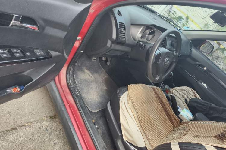 Used Land X8 2014 Explorer Edition 2.0T Gasoline 4x2 Luxury Model