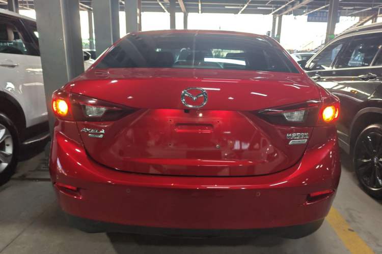Used Mazda 3 Axela 2016 Sedan 1.5L Automatic Luxury Model