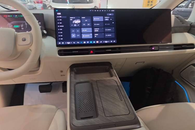 Used Wey Gaoshan 2025 Four-Wheel Drive Alpine 8
