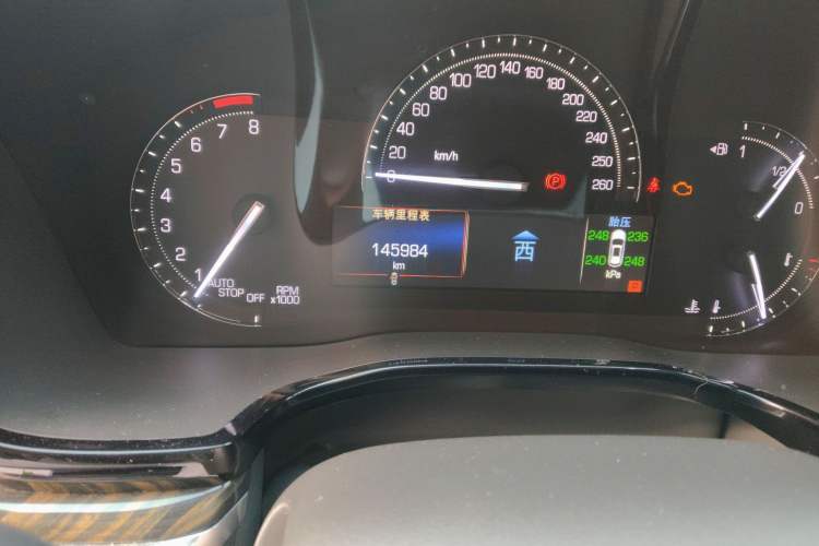 Used Cadillac XT5 2016 28T Four-Wheel Drive Luxury Model Odometer Close Up