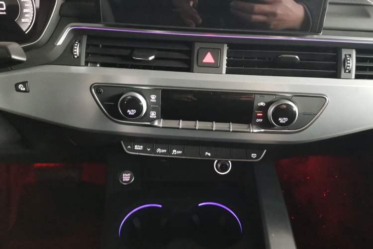 Used Audi A4L 2025 2 Million Units Enjoyment Version 40 TFSI Stylish and Dynamic Type
