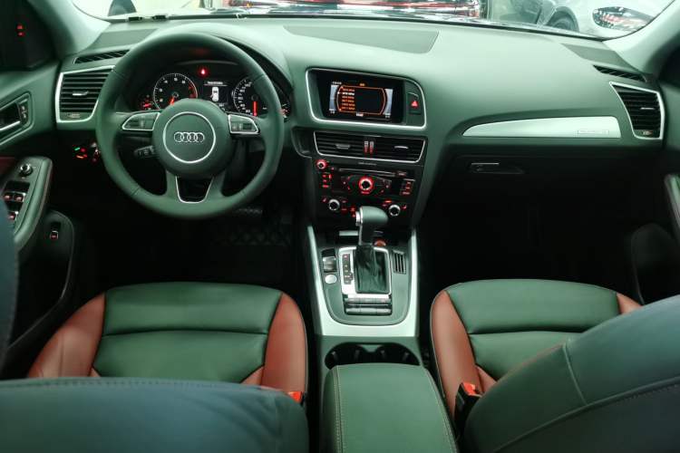 Used Audi Q5 2018 Collector's Edition 40 TFSI Technology Model