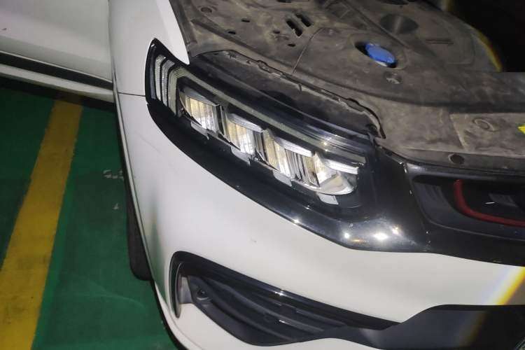 Used Geely Auto Monjaro 2019 Facelift 350T YAOXINGZHE Right Front Headlight