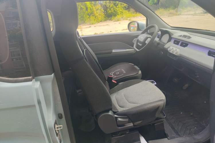 Used Chery QQ Ice Cream 2022 170km Sundae Phosphate Lithium-Ion Right Front Seat