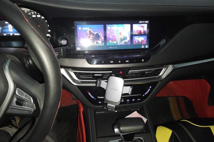 Used CHANGAN CS35PLUS 2019 1.4T DCT Chuanlian Blue Whale Edition
