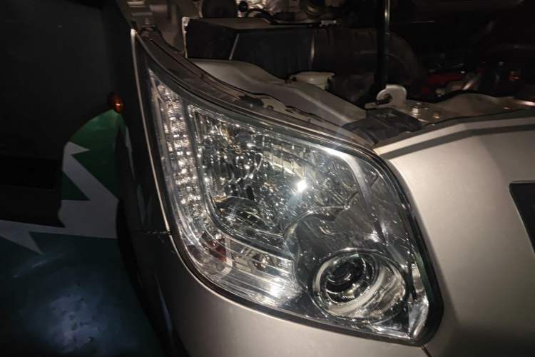 Used Foton Toano 2020 2.5T Manual Tongtu Short Wheelbase Flat Roof 3-Seat 4J25TC3 Right Front Headlight