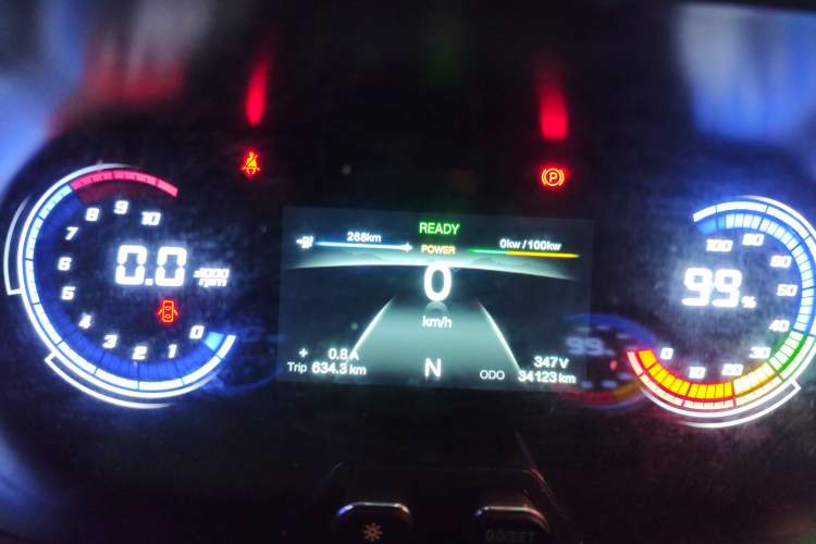 Used CHANGAN KAICHENG Ruixing EM80 2024 Comfort-Style 6-Seater 41.86 kWh
