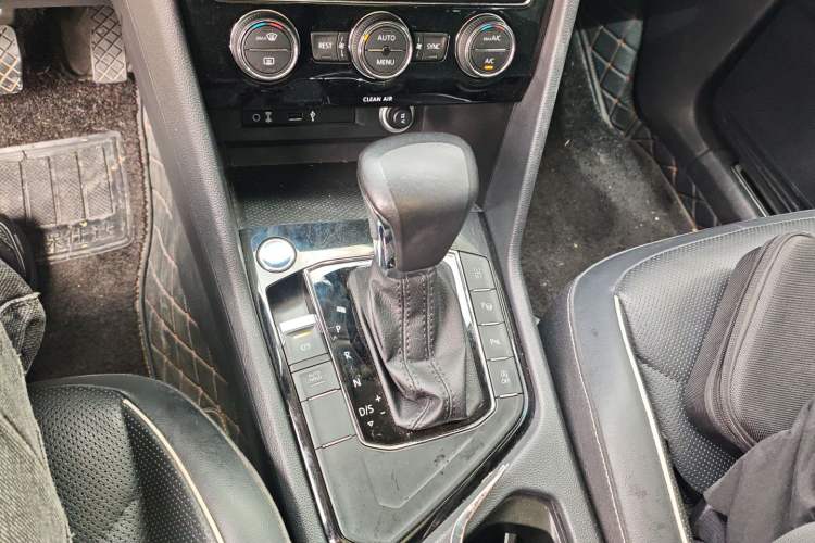 Used Volkswagen Tiguan L 2017 330TSI Automatic Two-Wheel Drive Flagship Edition Gear Lever
