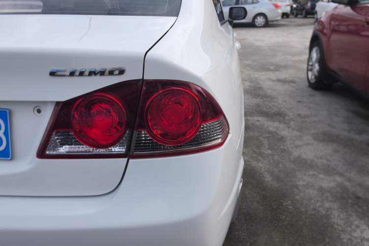 Used CIIMO 2015 1.8L Automatic Comfort Edition