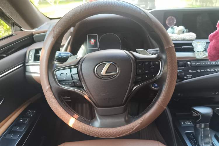 Used Lexus ES 2018 300h Premier Edition China V Standard