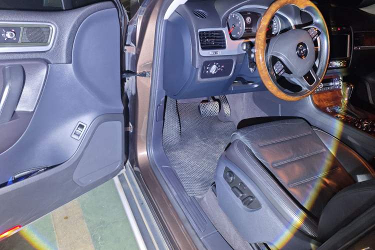 Used Volkswagen Touareg 2011 3.0 TSI Comfort Version
