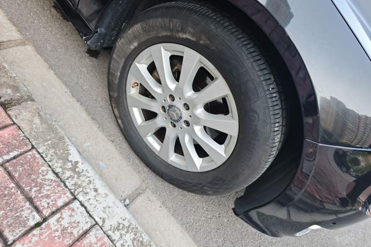 Used Mercedes-Benz R-Class 2014 R 320 4MATIC Business Model Right Front Wheel Hub