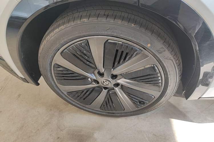 Used Toyota bZ5 2025 Model 550 PRO
