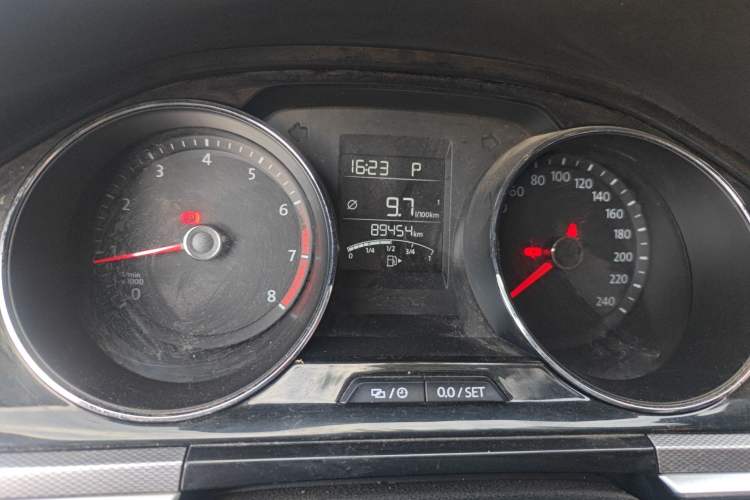 Used Volkswagen Bora 2018 1.5L Automatic Comfort Model Odometer Close Up