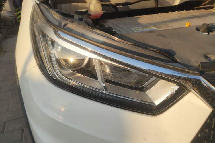 Used BYD Yuan New Energy 2018 EV360 Smart Connected Cool Model Right Front Headlight