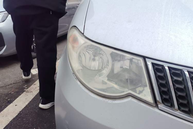 Used Wuling Hongguang 2010 1.4L Luxury Model Right Front Headlight