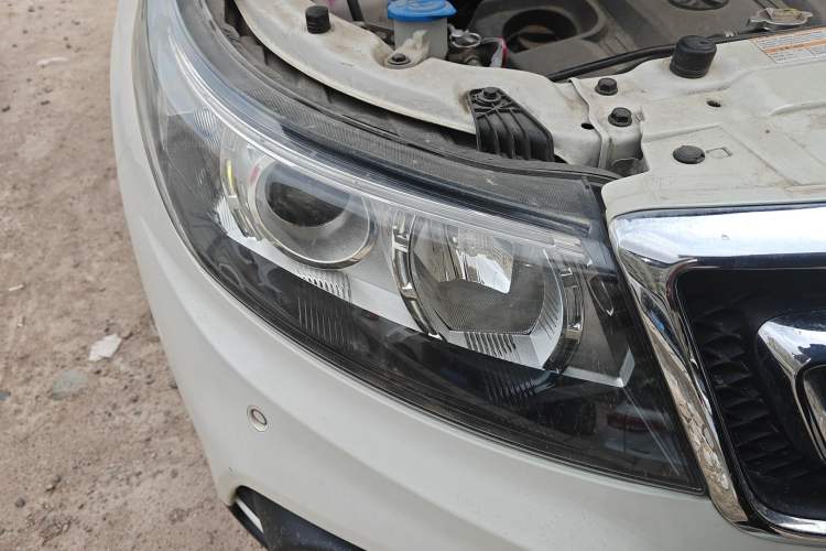 Used BAIC Senova X55 2016 1.5T CVT Luxury Edition Right Front Headlight