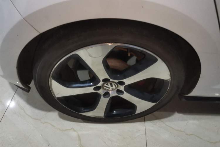 Used Volkswagen Golf GTI 2016 2.0 TSI GTI Right Rear Wheel Hub
