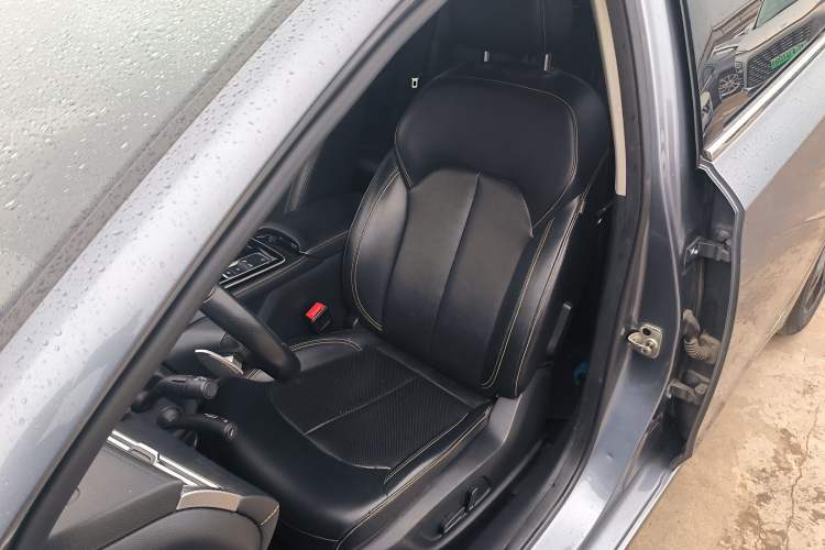 Used Roewe i6 MAX 2020 300TGI Automatic "Swell Cool Smart Drive" Edition