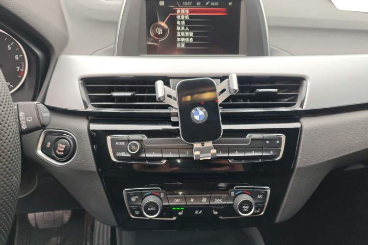 Used BMW X1 2016 sDrive18Li Premium Edition Audio And AC Panel
