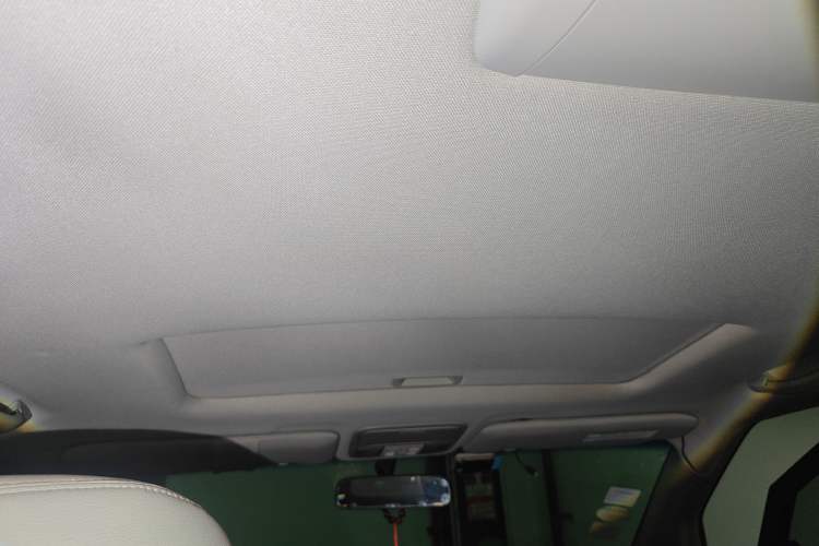 Used Honda Elysion 2015 2.4L VTi-S Prestige Edition Headliner