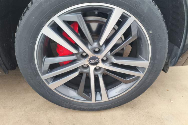 Used Audi Q5L Sportback 2021 40 TFSI Fashion Model Right Front Wheel Hub