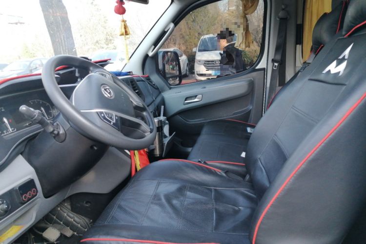 Used SAIC MAXUS Xintu V80 2024 Aotuntong 6MT Long-Wheelbase Mid-Roof Model 147 Ps 6/7/8/9-Seater