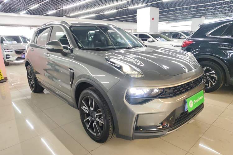 Used Lynk & Co 01 2021 2.0TD Two-Wheel-Drive Pro Trim Exterior 2