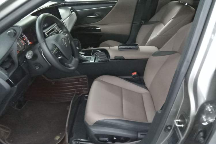 Used Lexus ES 2023 200 Excellence Edition