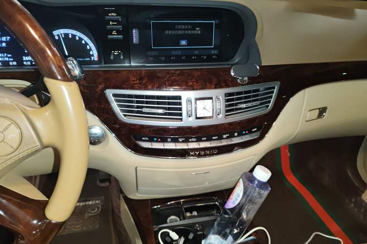 Used Mercedes-Benz S-Class 2012 S 400 L HYBRID Grand Edition Audio And AC Panel