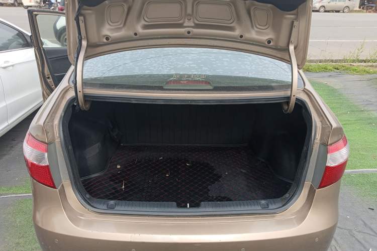 Used Kia K2 2012 Sedan 1.4L MT GLS Commemorative Edition
