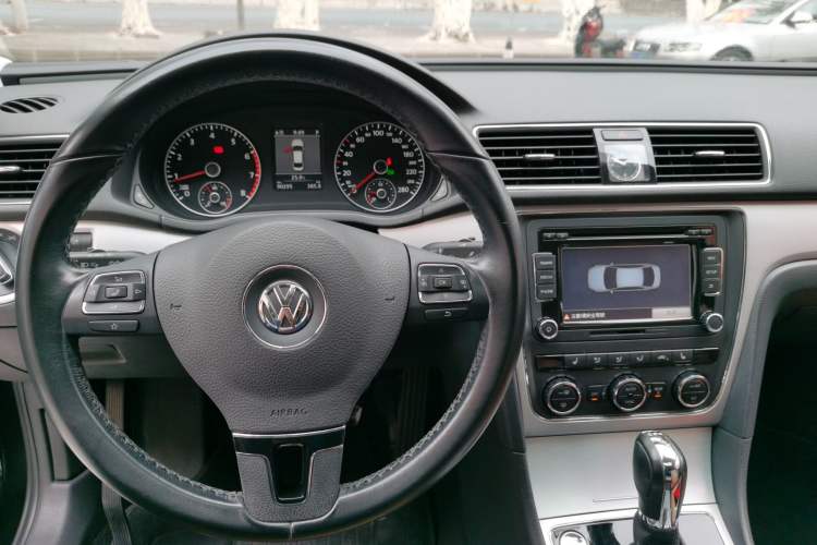 Used Volkswagen Passat 2014 1.8TSI DSG Prestige Navigation Edition
