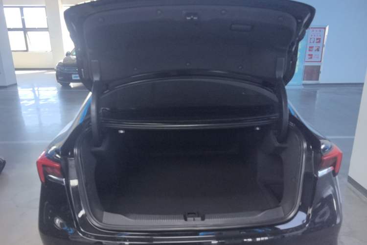 Used Buick LaCrosse 2025 28T Platinum Edition