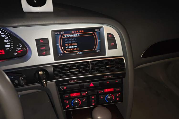 Used Audi A6L 2009 2.4L Comfort Edition Audio And AC Panel