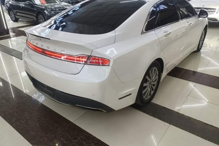 Used Lincoln MKZ 2018 2.0T Premium Edition Rear Right 45 Deg
