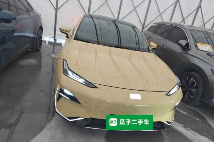 Used Geely Galaxy E8 2024 665 km Range Rear-Drive Starship Intelligent Driving Version Front