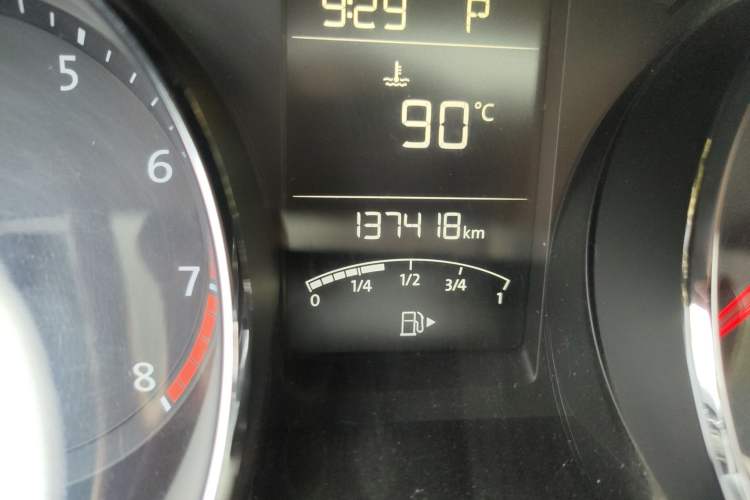 Used Volkswagen Lavida 2017 1.6L Automatic Comfort Edition Odometer Close Up