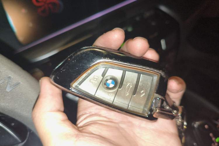 Used BMW 5 Series 2022 Second Facelift 530Li Luxury Version M Sport Package Vehicle Key