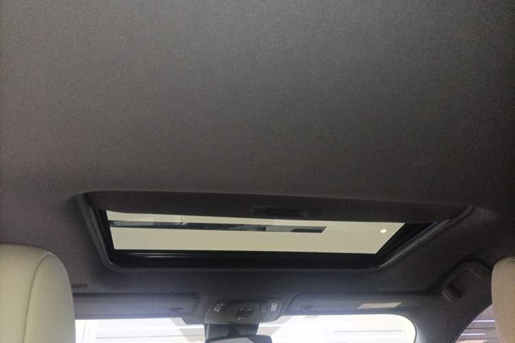 Used Toyota SIENNA 2021 2.5L Hybrid Premium Edition