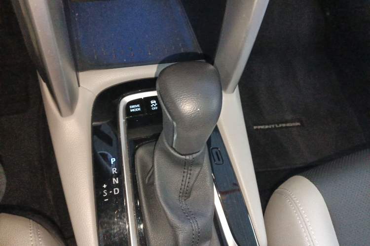 Used Toyota FRONTLANDER 2023 2.0L Smart Electric Hybrid Dual-Engine Deluxe Version