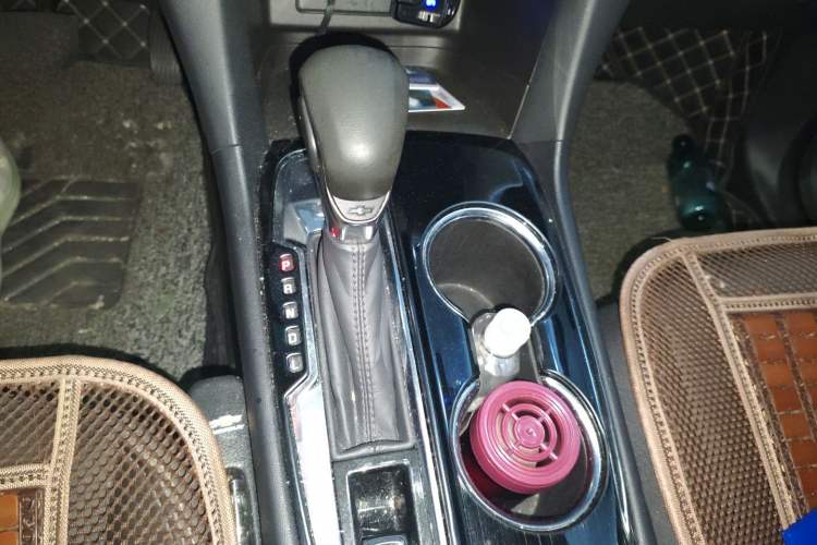 Used Chevrolet Equinox 2021 535T Yujie Edition Gear Lever