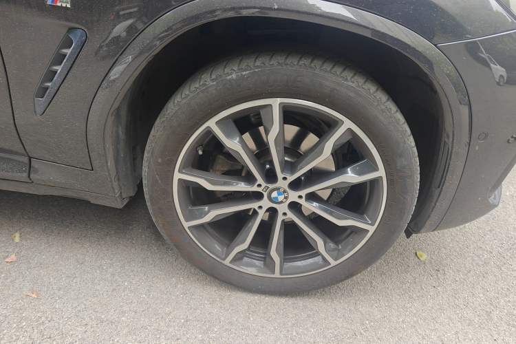 Used BMW X4 2022 xDrive 30i M Sport Package Right Front Wheel Hub