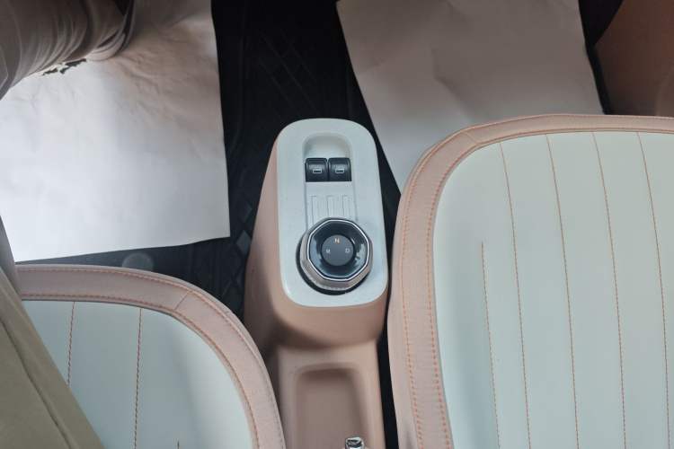 Used Geely Galaxy Panda 2024 Panda Mini 200km Endurance Bear
