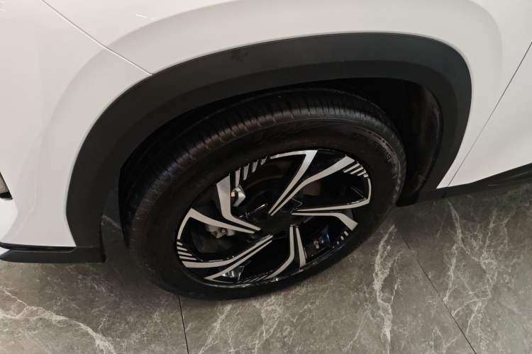 Used Geely Auto Emgrand X7 Sport 2024 1.5TD Smart Connect+ Left Front Wheel Hub