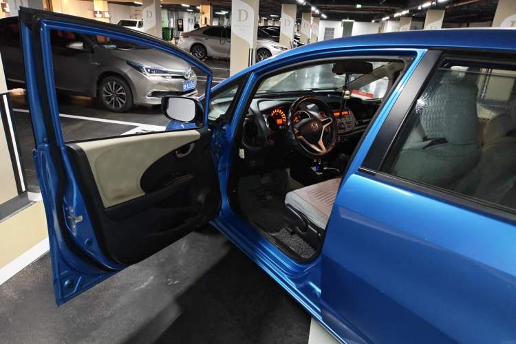 Used Honda Fit 2011 1.5L Automatic Luxury Edition Driver Seat