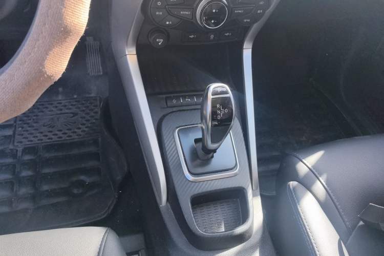 Used BYD Yuan New Energy 2018 EV360 Smart Connected Cool Model Gear Lever