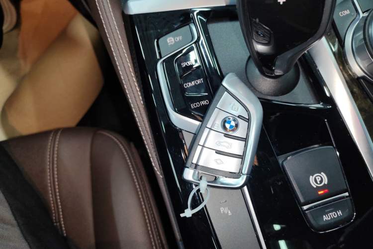 Used BMW 5 Series 2020 525Li M Sport Package