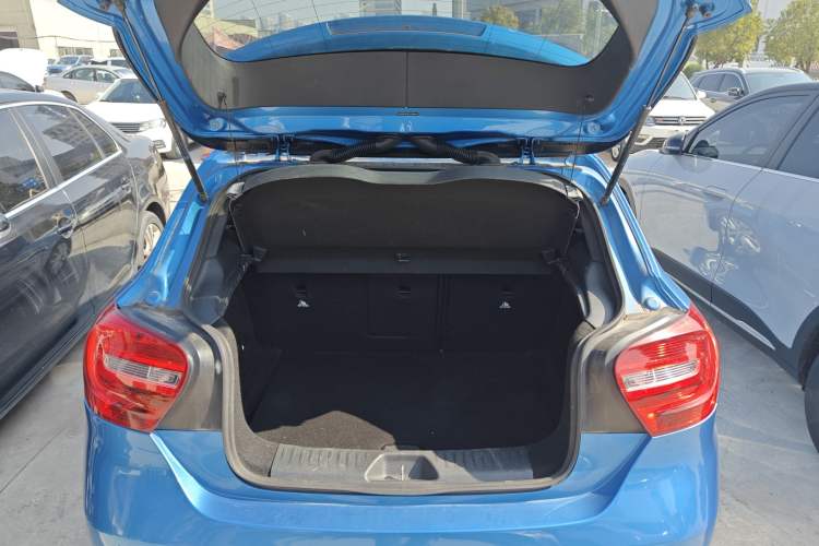 Used Mercedes-Benz A-Class 2013 A 180 Fashion Model Trunk