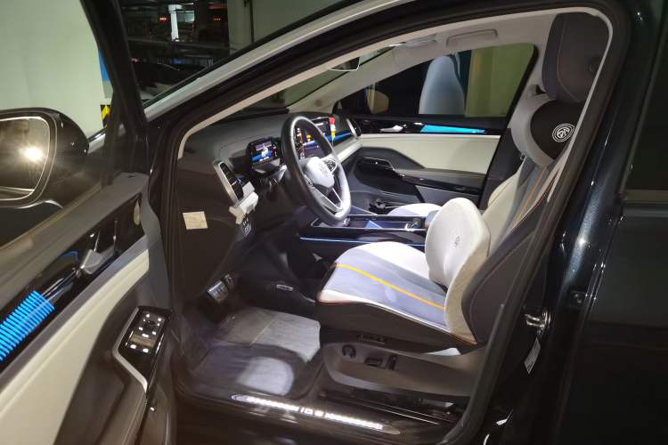 Used Volkswagen ID.6 CROZZ 2021 High-Performance PRIME Edition Driver Seat