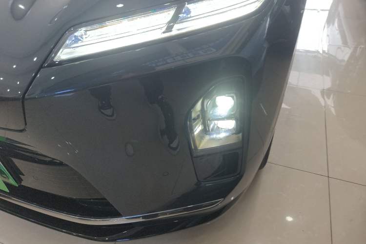 Used Nio ES8 2026 Model 6-seat Executive Signature Edition Left Front Headlight
